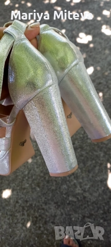 Продавам дамски  официални  обувки