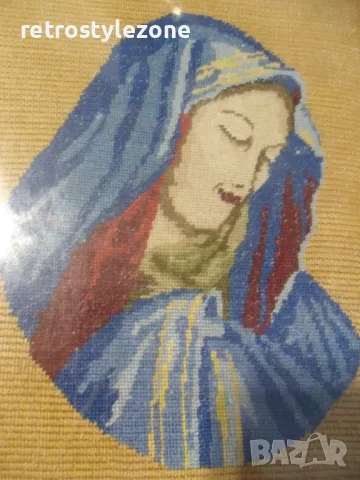№ 7825 стар гоблен - Мадона  - с рамка  - размер 26 / 21,5 см  - рамка от дърво с орнаменти, снимка 3 - Други ценни предмети - 48649789