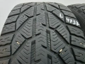 2бр зимни гуми 235/40/18 KORMORAN L04737 , снимка 1