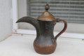 Стара ръчно кована медна арабска кана , снимка 1 - Антикварни и старинни предмети - 41002325
