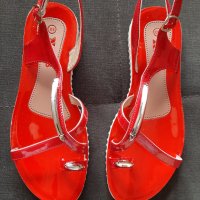 Дамски червени сандали-ЧИСТО НОВИ С КУТИЯ, снимка 1 - Сандали - 41083440
