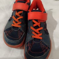 Обувки за бадминтон PERFLY 37 номер . стелка 23,5 см , снимка 1 - Детски маратонки - 39042375