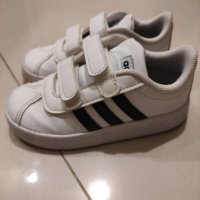 Сникърси Adidas за момченце, снимка 1 - Детски маратонки - 40096600