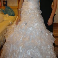 Красива булченска рокля, снимка 1 - Сватбени рокли - 35713552