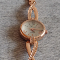 Много нежен стилен дизайн дамски часовник Lipai Quartz  21030, снимка 7 - Дамски - 36227840