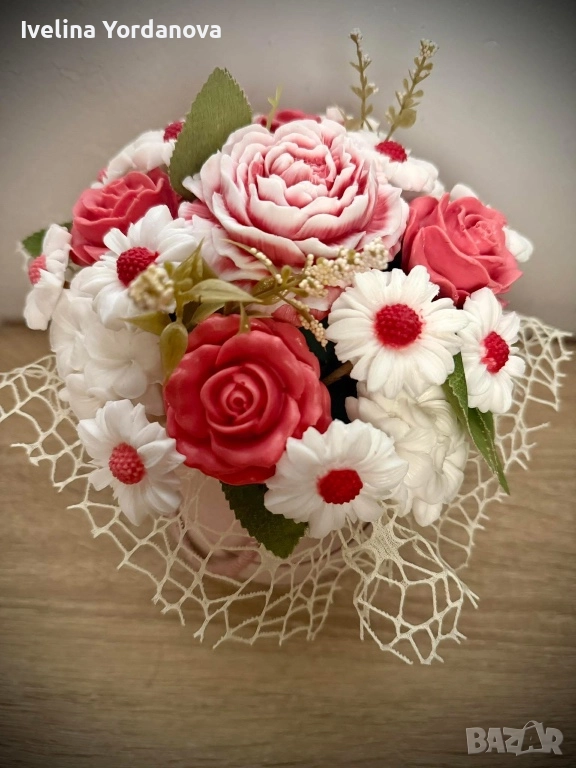 Аранжировка от сапунени цветя , снимка 1