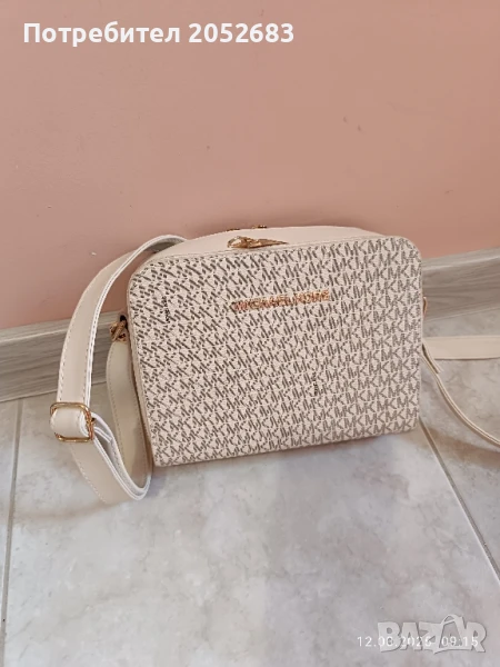 Малка дамска чанта, снимка 1