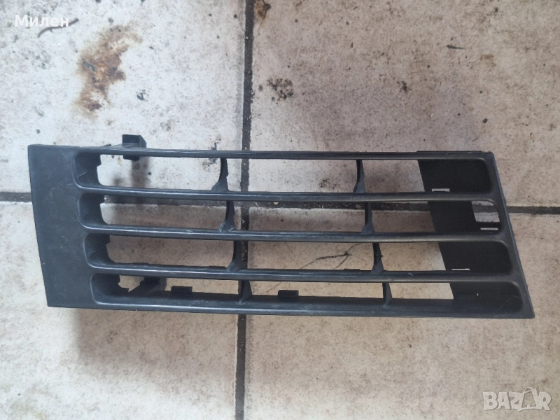 Дясна Декоративна Решетка Във Предната Броня За Audi A4 B5 1999-2001 Година Ауди А4 Б5 Фейслифт , снимка 1