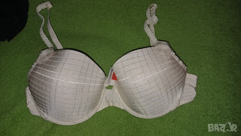 Кремав сутиен Triumph  75B , снимка 1