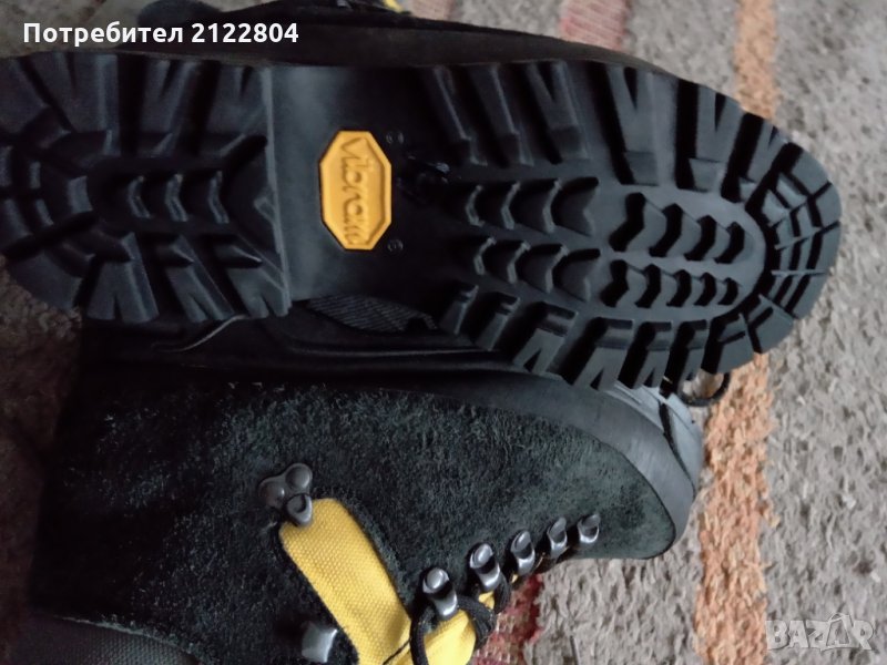 Туристически алпийски обувки Adventuridge 38 номер, снимка 1