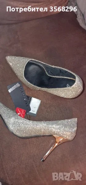 НОВИ обувки на ток с брокат, снимка 1