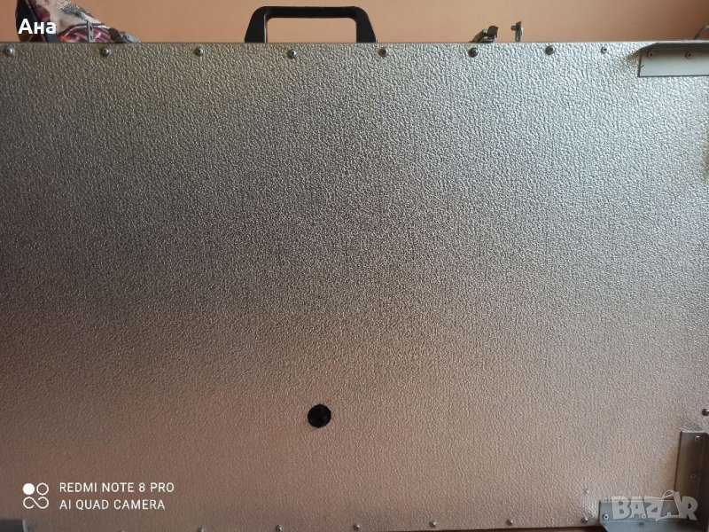 Маса за продажба на бижута, снимка 1