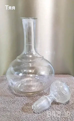 Стъклена гарафа , снимка 2 - Сервизи - 50381524
