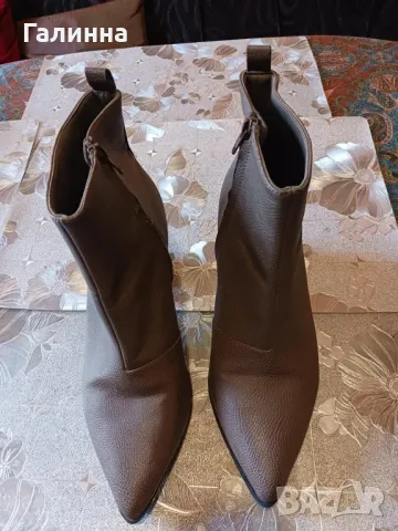 Дамски боти 20 лв