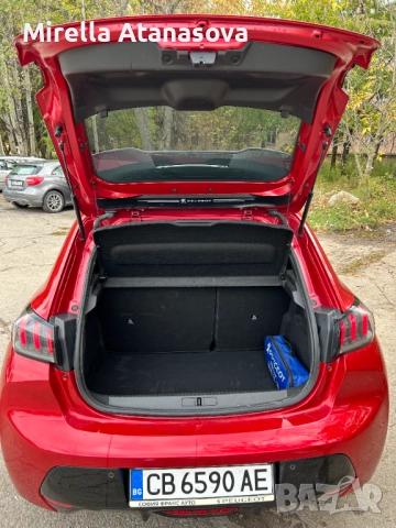 Peugeot 208 Allure 1. 2 PureTech 130 EAT8 2020 г., снимка 12 - Автомобили и джипове - 52231986