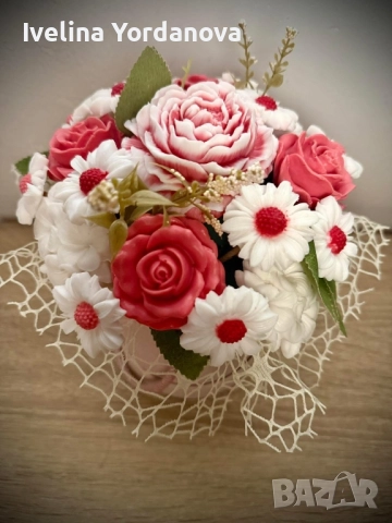 Аранжировка от сапунени цветя 