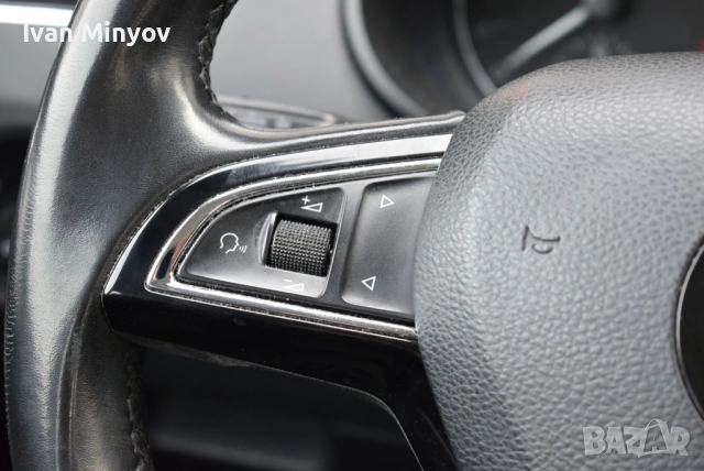 Skoda Octavia 1.6 DSG, снимка 14 - Автомобили и джипове - 53699383