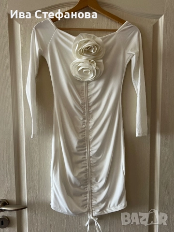 Бяла къса  нова разкошна елегантна парти коктейлна еластична рокля 3Д 3D цветя рози , снимка 3 - Рокли - 36725514