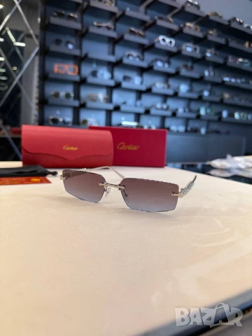 очила с черен обикновен калъф и ув защита cartier, снимка 9 - Слънчеви и диоптрични очила - 51410402