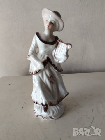 порцеланова статуетка
