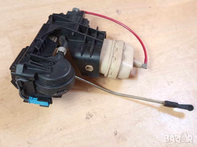  Заключващ механизъм - брава за багажник на MERCEDES S-class W220 CL C215, снимка 4 - Части - 51035462