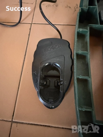 Винтоверт Bosch psr 12, снимка 4 - Винтоверти - 55939554