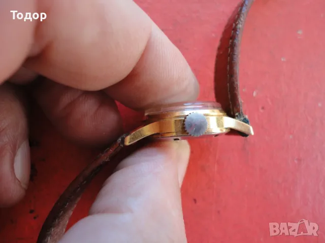 Позлатен швейцарски дамски часовник Lanco 17 Jewels , снимка 3 - Дамски - 56205067