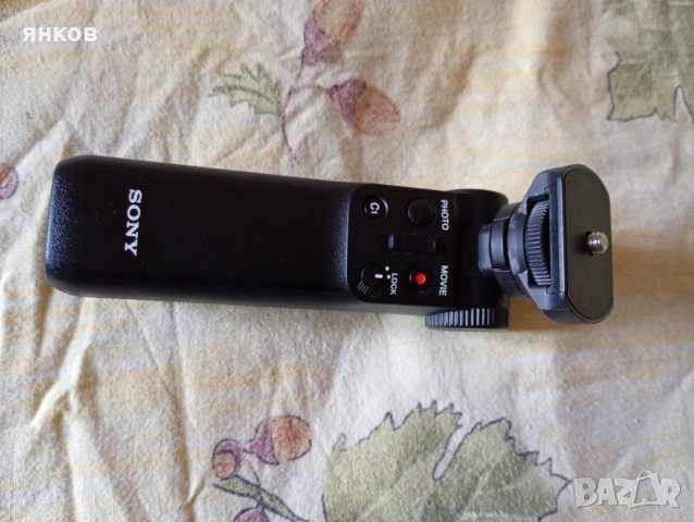 Предлагам блутут статив за фотокамери Soni.