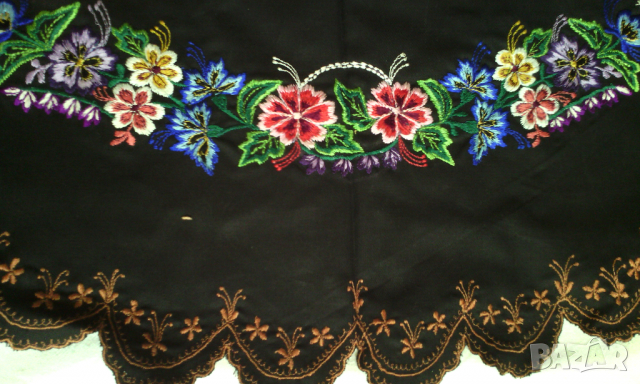 Домашно ръчно извезана престилка. Размер - 62/74см. Не ползвана. Престилки., снимка 3 - Други - 36430179