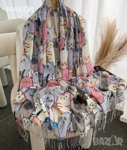 Модерен дълъг и широк шал с ресни в атрактивен десен с многоцветни усмихнати котенца, снимка 1