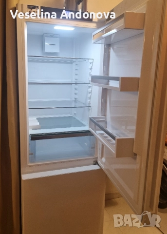 Хладния с фризер LIEBHERR , снимка 2 - Хладилници - 52807730