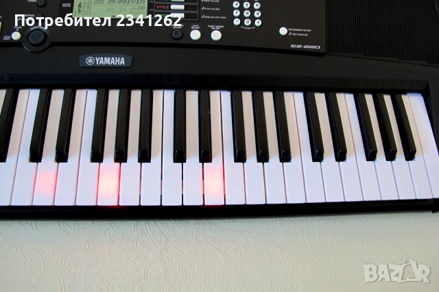Yamaha – Синтезатор с 5 октави, динамична светеща клавиатура и подарък, снимка 10 - Синтезатори - 53142327