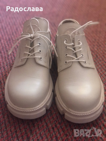 Обувки , снимка 1 - Дамски елегантни обувки - 44693573