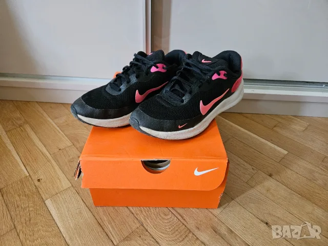 Оригинални маратонки Nike 36 номер. В много добро състояние. С кутия. 25 евро, снимка 6 - Маратонки - 56055072