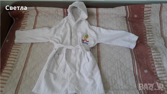 Памучен халат Boomerang за 5, 6 годишно дете, снимка 3 - Хавлии и халати - 34257875