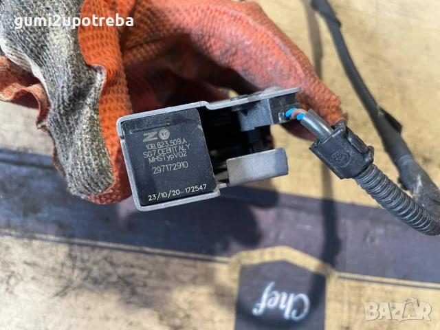 Заключване Брава Преден Капак 10B823509A Volkswagen ID.3 E11 pro, снимка 5 - Части - 50875117