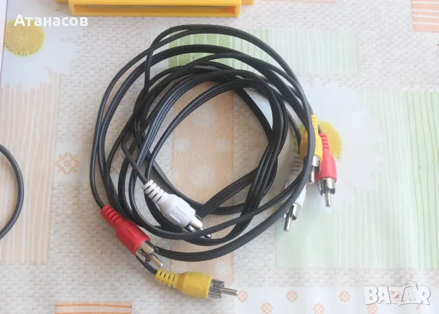 Family Computer + две касети, снимка 9 - Други игри и конзоли - 56125408