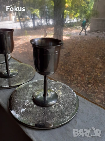 Комплект от четери метални чаши и подложки, снимка 2 - Антикварни и старинни предмети - 53410069