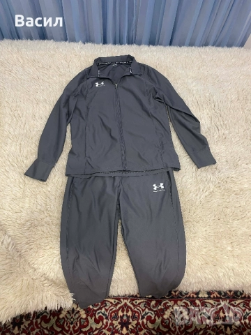 Оригинален спортен екип Under Armour размер М , тъмносив