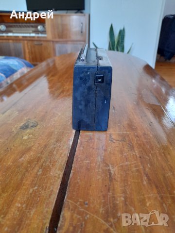 Старо радио,радиоприемник National Panasonic RF-610, снимка 2 - Антикварни и старинни предмети - 33830237