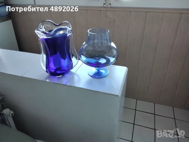 Лот от две ретро вази в синьо