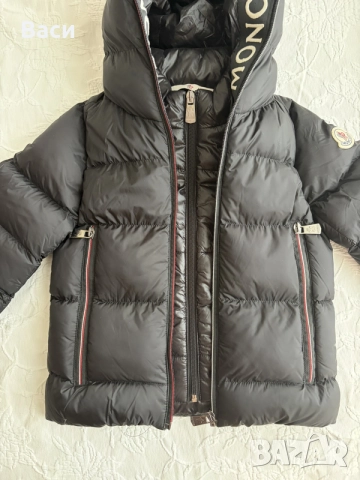 MONCLER детско яке, снимка 13 - Детски якета и елеци - 56210437