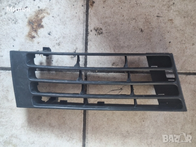 Дясна Декоративна Решетка Във Предната Броня За Audi A4 B5 1999-2001 Година Ауди А4 Б5 Фейслифт 