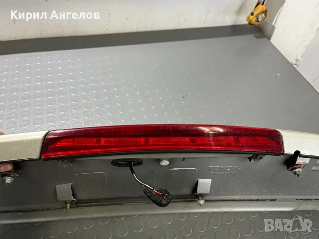 Пластмасата над багажника за Toyota Avensis T25 Комби, снимка 7 - Части - 50450706