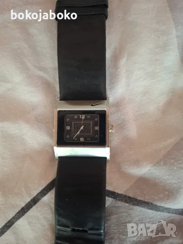 часовник Nike Women's Pink Oregon Series Square G Watch WA0051