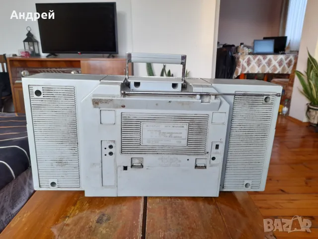 Стар радиокасетофон Sanyo, снимка 3 - Антикварни и старинни предмети - 48590101