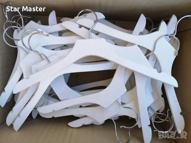 Закачалки за детски дрехи дървени гумирани комплекти