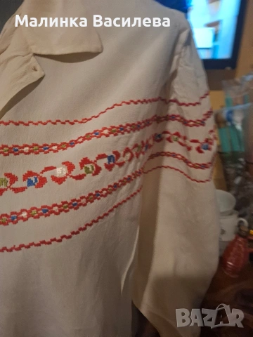 Риза с бродерия , снимка 3 - Антикварни и старинни предмети - 53730651
