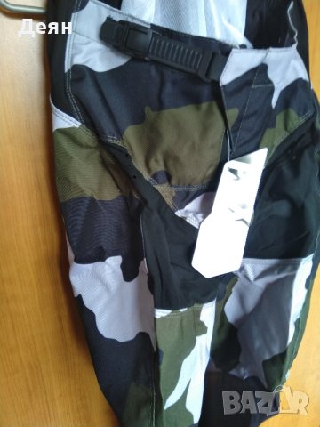 Камуфлажен екип на FOX за мотокрос и Ендуро , снимка 2 - Аксесоари и консумативи - 41026240