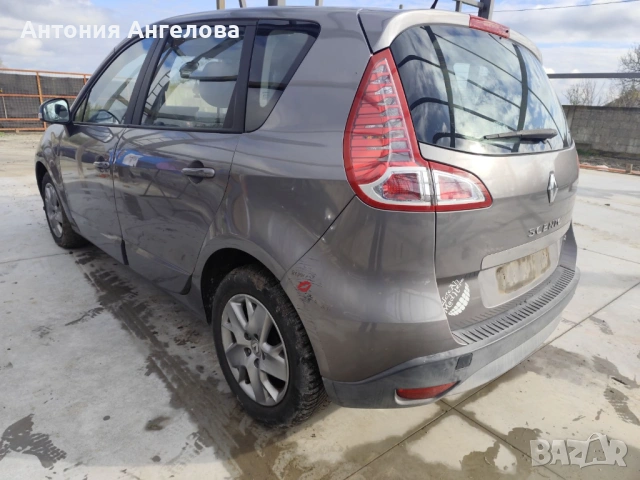 Renault Scenic, снимка 6 - Автомобили и джипове - 53191278